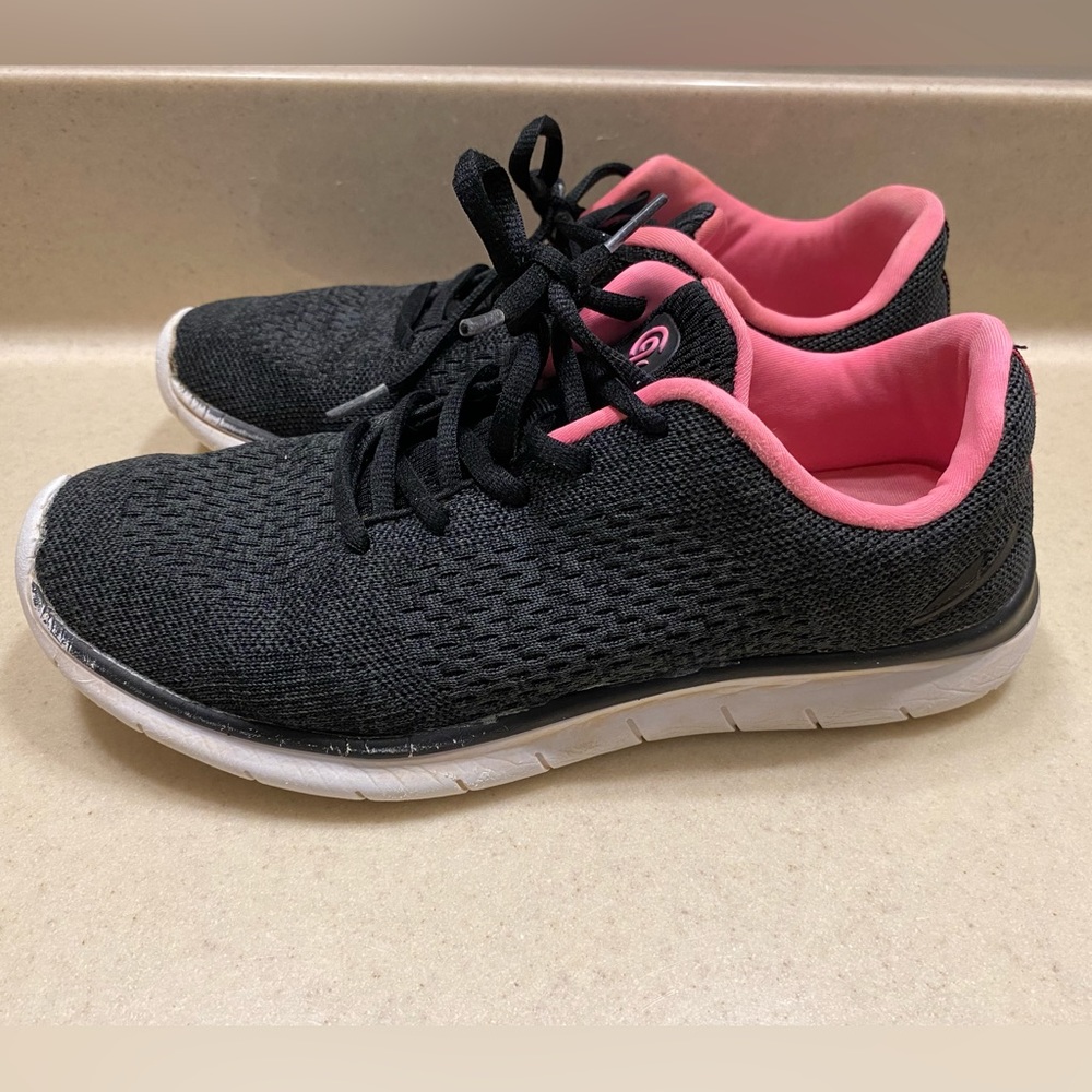 C9 by Champion Big Girl’s Speedknit Sneakers Size 6 Black Pink
